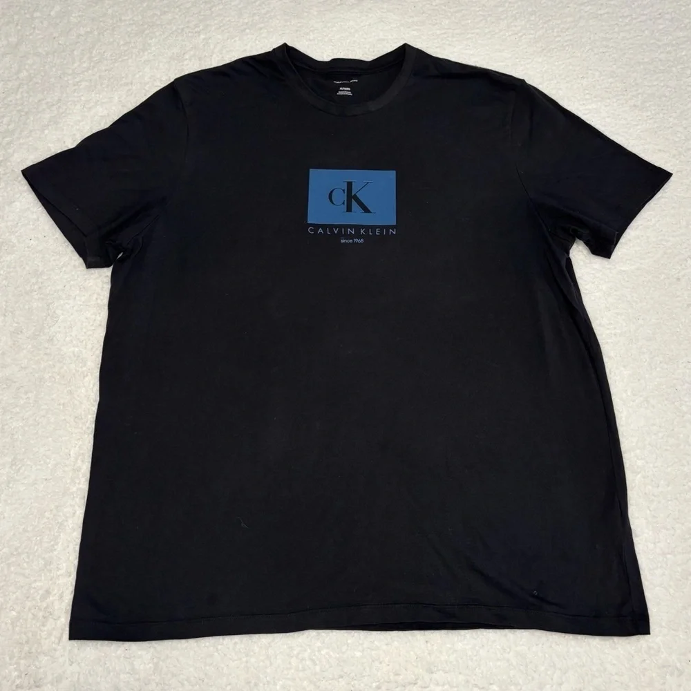 Calvin Klein Men Black Front Logo Graphic Short Sleeve T-shirt